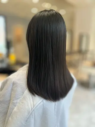 セミロング 縮毛矯正  髪質改善 酸性ストレート特化のヘアスタイル