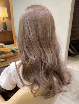 ロング カラー ✨️赤み消しカラー/ けんしん/ミルクティのヘアスタイル