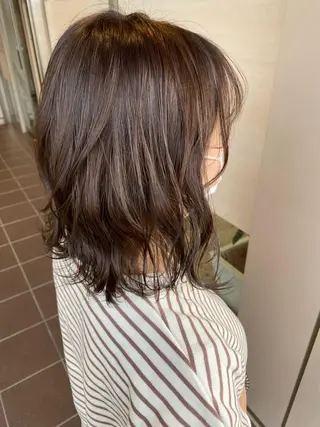 ミディアム 山浦 貴恵のヘアスタイル