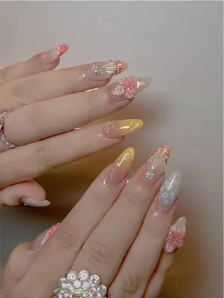 ネイル MQueen ネイルサロンのネイルデザイン