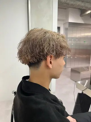 ショート パーマ メンズ ⚡メンズパーマフ ェードカットTomyのヘアスタイル
