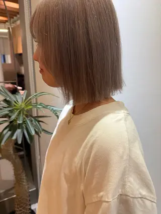 ミディアム カラー 須藤 優真 切りっぱなしボブのヘアスタイル