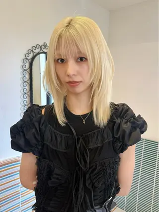 セミロング カラー ヘアアレンジ 縮毛矯正履歴からの ブリーチ /mamiのヘアスタイル
