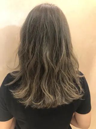 ロング 乾かすだけで艶髪酸性 ストレート髙橋悠耶のヘアスタイル