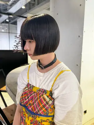 ミディアム 派手髪デザイン なかむらるか🐬💞のヘアスタイル