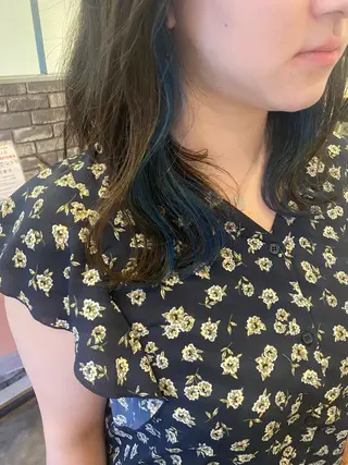 ミディアム カラー 新谷 桃子のヘアスタイル