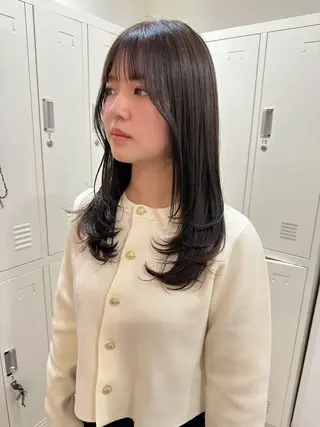 ロング カラー 白髪ぼかしハイライト レイヤー川口 元気のヘアスタイル