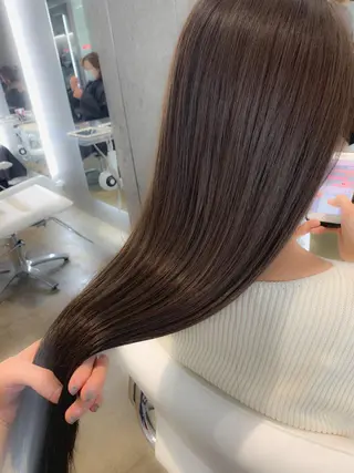 ロング カラー 山下 千明のヘアスタイル