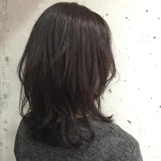 ミディアム カラー 稲田 結衣夏のヘアスタイル