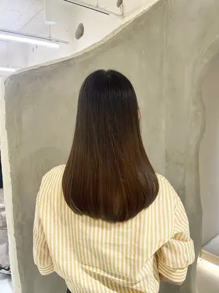 セミロング 切りっぱなしボブ/ 艶カラー/綾莉のヘアスタイル