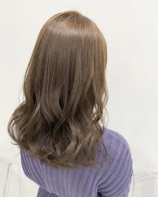 ミディアム パーマ 🩶透髪×モテ髪🩶 池袋SHE🏹🩶のヘアスタイル