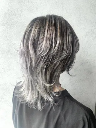 ミディアム カラー レディースカット/ シュドウヒナタ🐰のヘアスタイル