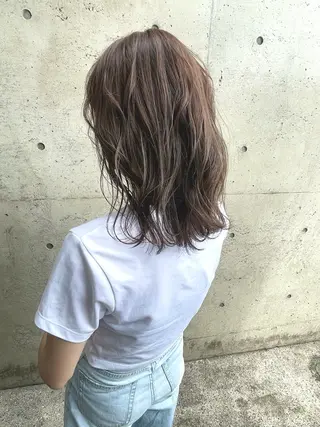 ミディアム カラー 日高 香織のヘアスタイル