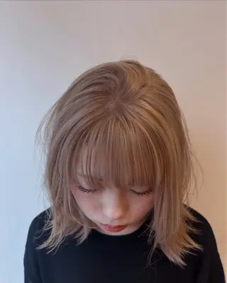 カラー 淀 小南津のヘアスタイル