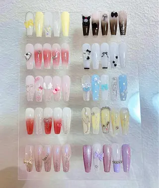 ネイル 渋谷T&B もも ロング無制限中⭐️のネイルデザイン
