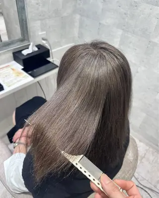 セミロング カラー 西山 将太のヘアスタイル