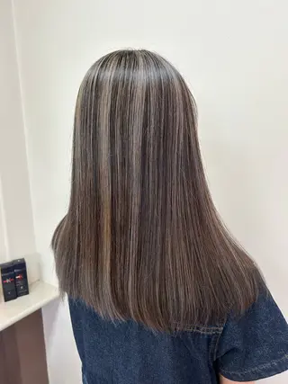 セミロング 小澤 志穂のヘアスタイル