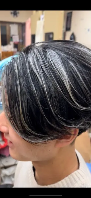 メンズ メンズ毛流れパーマ ブリーチSHIONのヘアスタイル