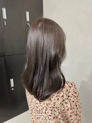 ロング カラー 小森聖奈 韓国風レイヤーカットのヘアスタイル