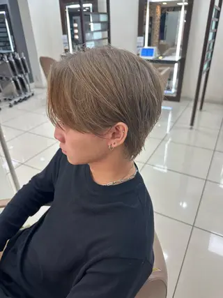 メンズ メンズ特化シャドウパ ーマラウンドマッシュのヘアスタイル
