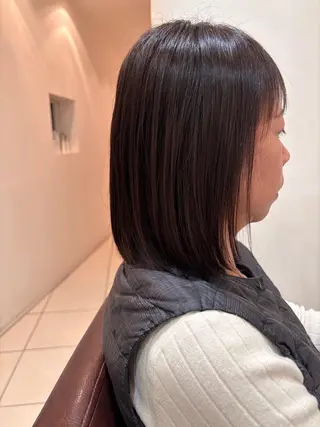 ミディアム 吉井 愛のヘアスタイル