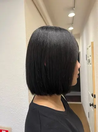 ショート カラー 腰越 麻奈のヘアスタイル