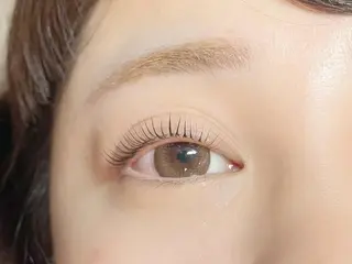 マツエク・マツパ サラバイ ニコットの眉毛・アイブロウイメージ