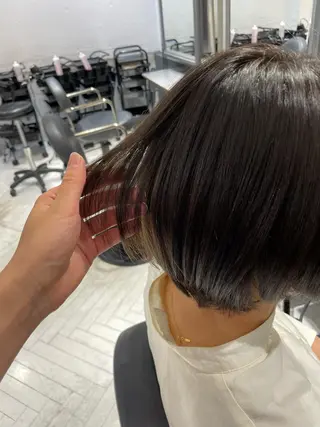 ショート カラー une所属・kunimi harukaのヘアスタイル