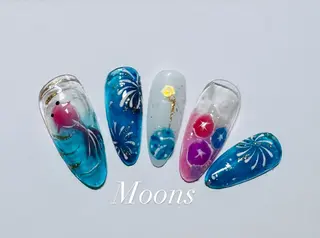 ネイル Moons nail 💅✨のネイルデザイン