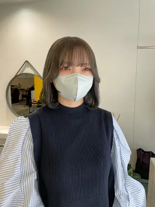 ミディアム Koto🌿 ブリーチなしカラーのヘアスタイル