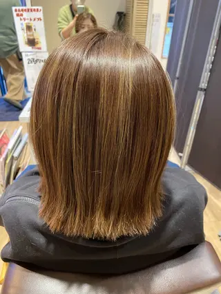 ミディアム カラー 藤田 美穂のヘアスタイル