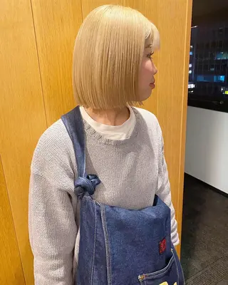 ショート デザインカラー/ボブ ブリーチカラー/ユリのヘアスタイル