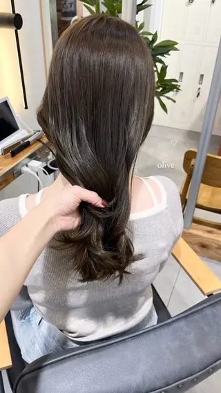 セミロング ブリーチなしカラー /ベージュカラーのヘアスタイル