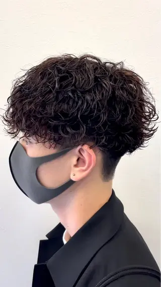 ショート パーマ メンズ 波巻きスパイラル 近藤剛　浦和のヘアスタイル