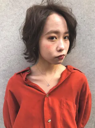 ミディアム カラー パーマ 安達 俊亮のヘアスタイル