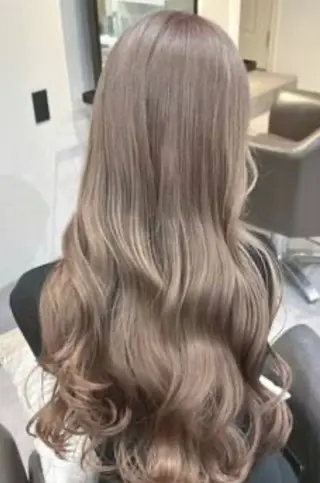 ロング 韓国風レイヤーカラー ライムのヘアスタイル