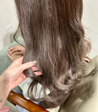 ロング 瀬川 夏緒のヘアスタイル