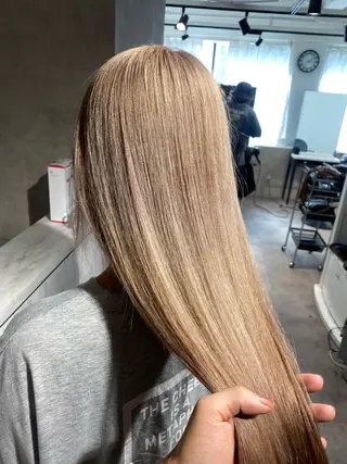 ロング カラー Seleneコウキ ブリーチ/ハイトーンのヘアスタイル