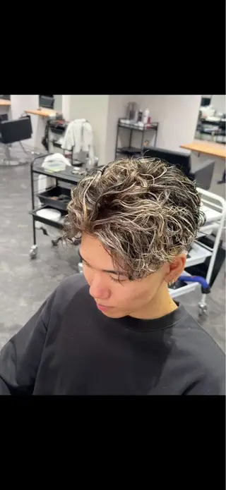 ミディアム カラー パーマ メンズ メンズパーマ特化 美容師kouyaのヘアスタイル