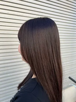ロング カラー momb 折戸結菜のヘアスタイル