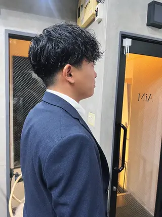 メンズ YUI ハイトーンカラーのヘアスタイル