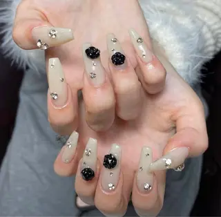 ネイル Hin Nailsのネイルデザイン