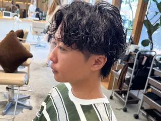ミディアム パーマ メンズ 服部 雄輝のヘアスタイル