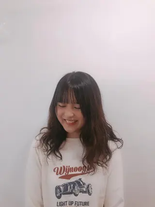 セミロング パーマ 塔崎 りこのヘアスタイル