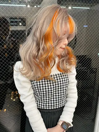 ロング カラー ヘアアレンジ lani ブリーチ /ダブルカラーのヘアスタイル