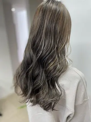 セミロング AKI💛 すみれのマツエク・マツパデザイン