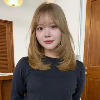 セミロング カラー カットモデル୨୧大阪 梅田タカシマリナ♡のヘアスタイル
