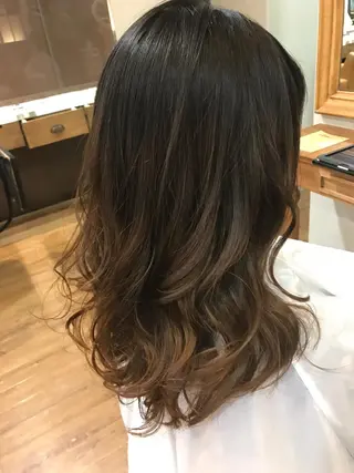 セミロング カラー ひろせ かなのヘアスタイル