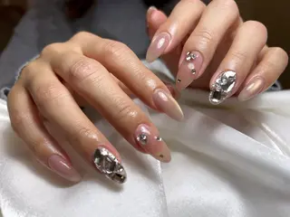 ネイル 𝐑𝐞𝐯𝐢𝐨 ___堺市西区のマツエク・マツパデザイン