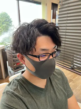ショート パーマ メンズ 二本木 秀成のヘアスタイル